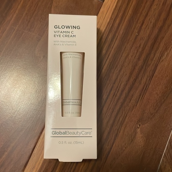 Glowing Skin Care Set Global Beauty - Picture 4 of 8